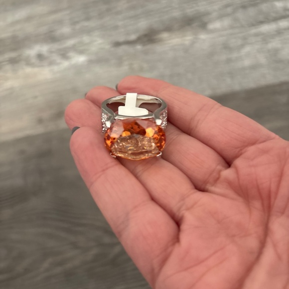 Fabulous Ring - Picture 2 of 2